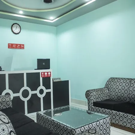 Lodge Oyo 17215 Garg Residency *