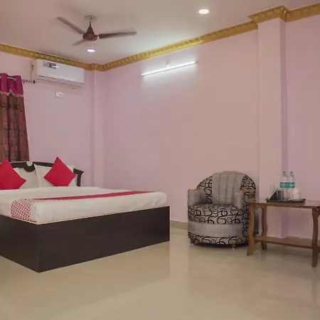 Lodge Oyo 17215 Garg Residency Siliguri