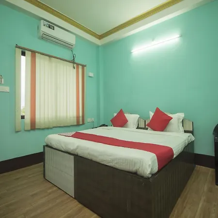 Lodge Oyo 17215 Garg Residency *